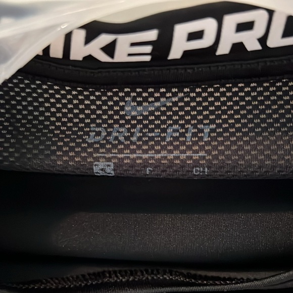 Nike dry fit t shirt size S - Picture 3 of 4